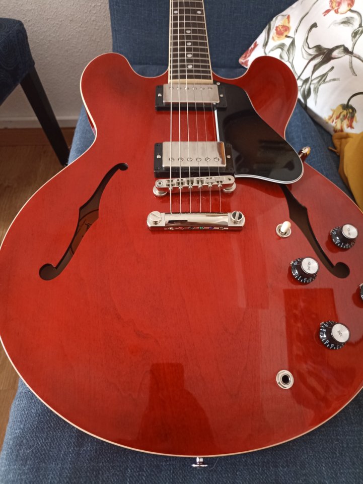 Gibson ES-335 DOT 60 cherry de segunda mano · Foto 1 de 8 · Madrid · 2500 €