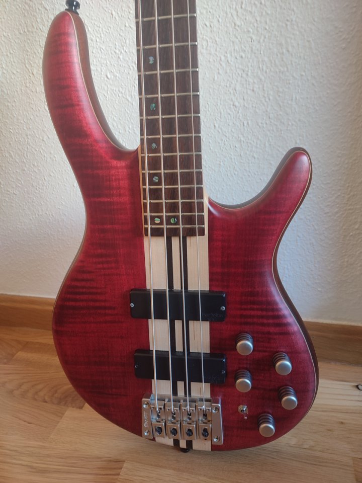 Cambio o vendo Cort A4 Plus FMMH 735 de segunda mano · Foto 1 de 5 · Madrid