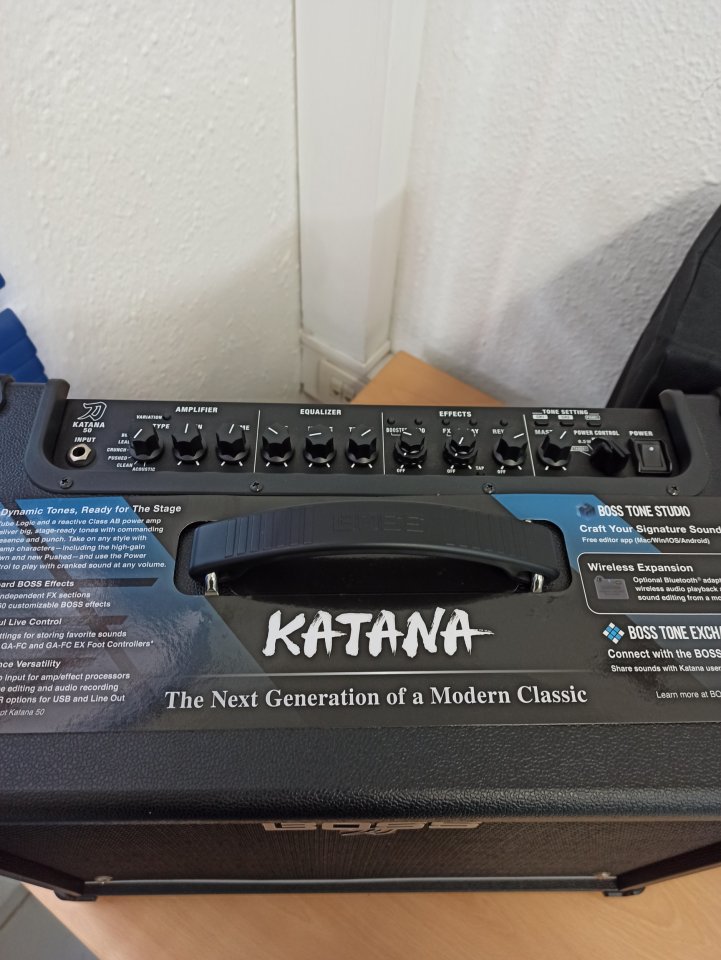 BOSS KATANA 50 3ra GENERACIÓN de segunda mano · Foto 2 de 4 · Málaga · 200 €