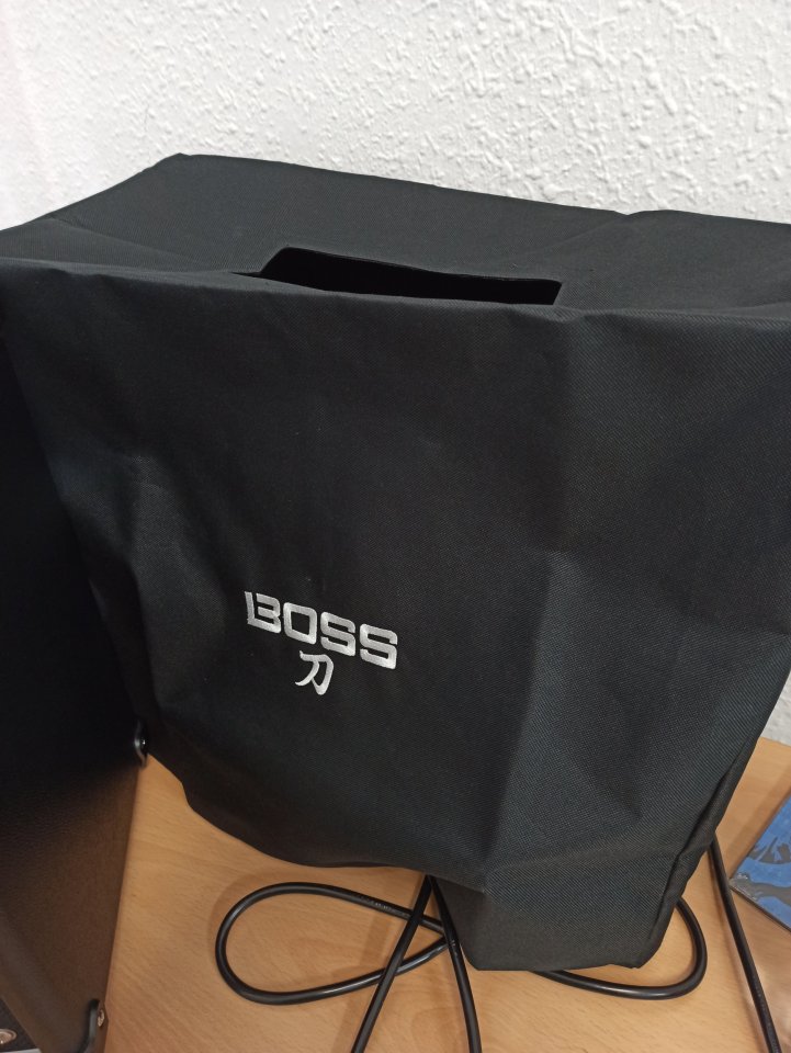 BOSS KATANA 50 3ra GENERACIÓN de segunda mano · Foto 3 de 4 · Málaga · 200 €