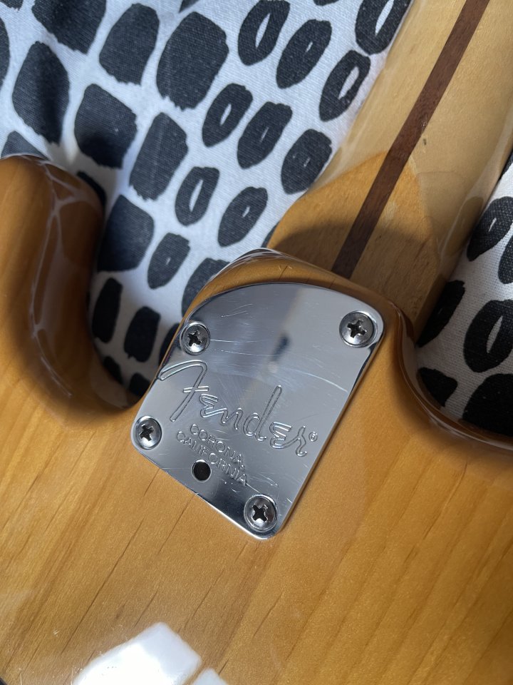 Fender Stratocaster Deluxe Ash (2004) - Sonido Brutal con Mejoras Profesionales de segunda mano · Foto 4 de 10 · Murcia · 1300 €