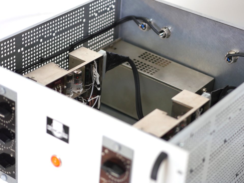 KLANGFILM RZ 086 B Pareja de ecualizadores valvulares – Totalmente restaurados con mejoras audiófilas de segunda mano · Foto 4 de 9 · Valladolid · 15000 €