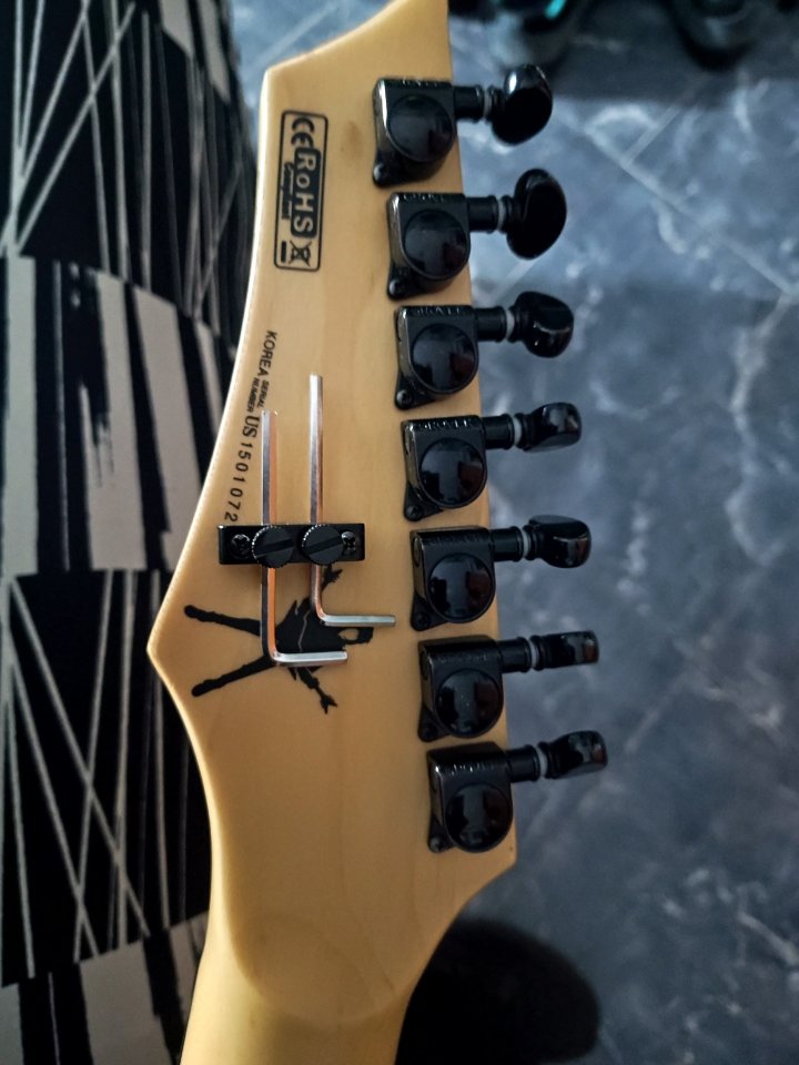 Dean MAB7 Warrior 7 cuerdas VENDIDA