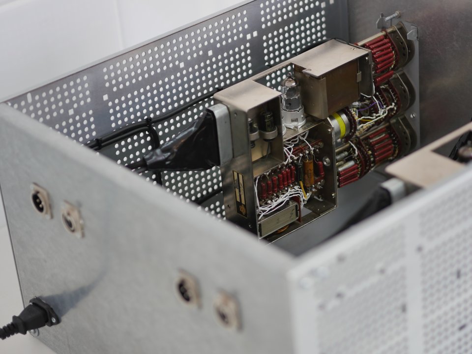 KLANGFILM RZ 086 B Pareja de ecualizadores valvulares – Totalmente restaurados con mejoras audiófilas de segunda mano · Foto 5 de 9 · Valladolid · 15000 €