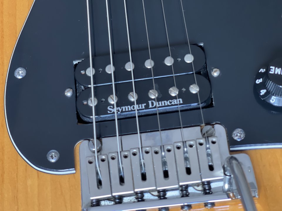 Fender Stratocaster Deluxe Ash (2004) - Sonido Brutal con Mejoras Profesionales de segunda mano · Foto 6 de 10 · Murcia · 1300 €