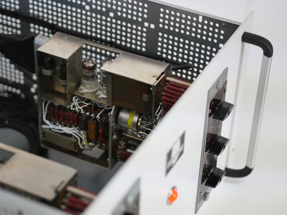 KLANGFILM RZ 086 B Pareja de ecualizadores valvulares – Totalmente restaurados con mejoras audiófilas de segunda mano · Foto 6 de 9 · Valladolid · 15000 €