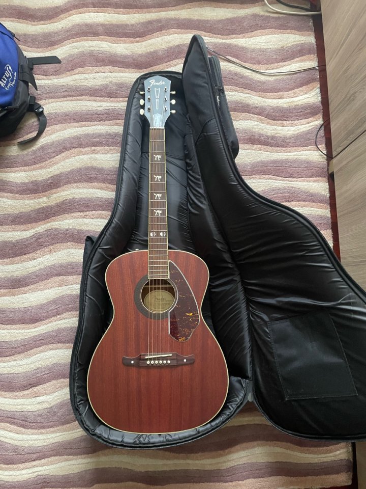 Fender acustica Tim Armstrong Hellcat de segunda mano · Foto 1 de 4 · Navarra · 300 €