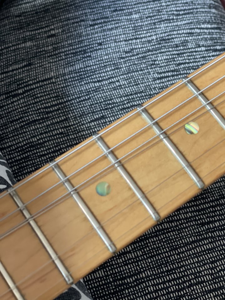 Fender Stratocaster Deluxe Ash (2004) - Sonido Brutal con Mejoras Profesionales de segunda mano · Foto 8 de 10 · Murcia · 1300 €