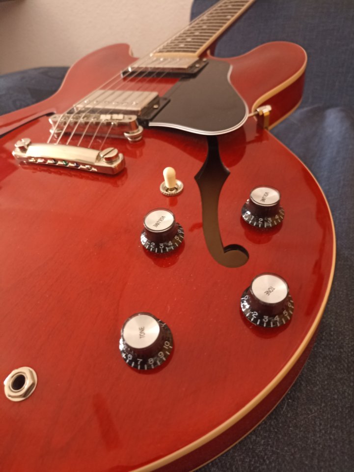 Gibson ES-335 DOT 60 cherry de segunda mano · Foto 7 de 8 · Madrid · 2500 €