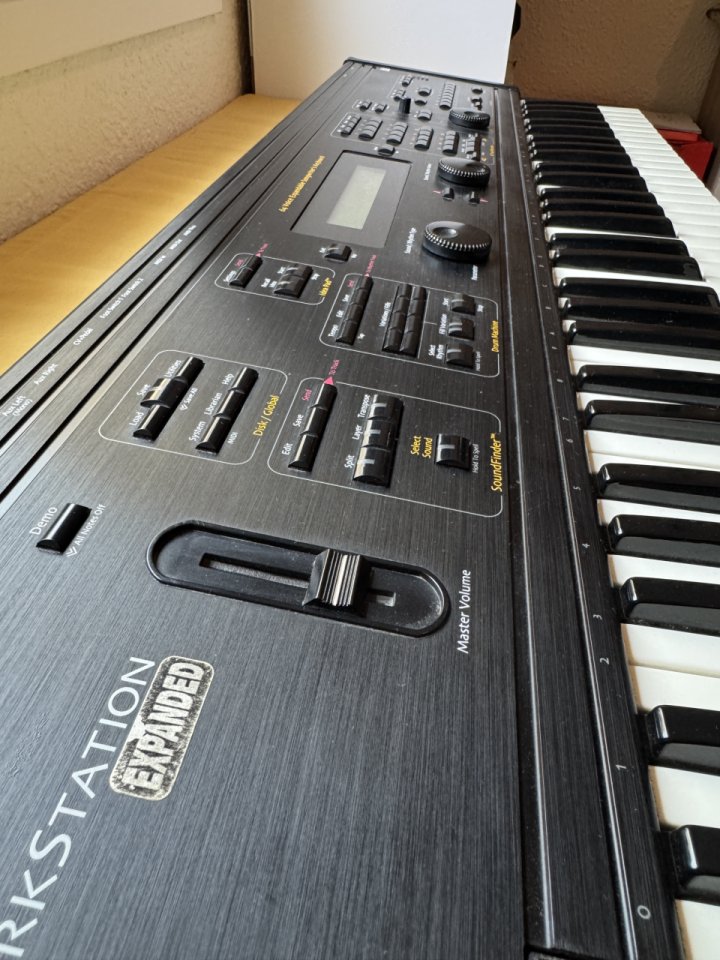 Ensoniq MR-61 + EXP-1 The Real Word + EXP-3 Urban dance Projetct de segunda mano · Foto 3 de 10 · Almería · 950 €