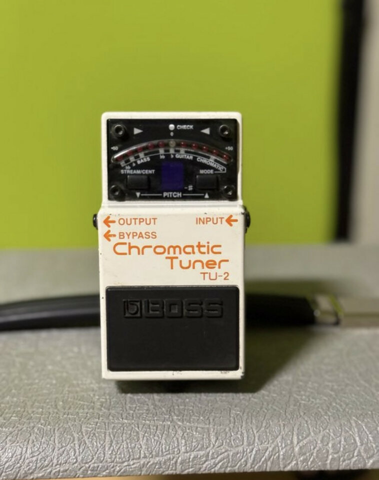 Boss Chormatic tuner TU-2