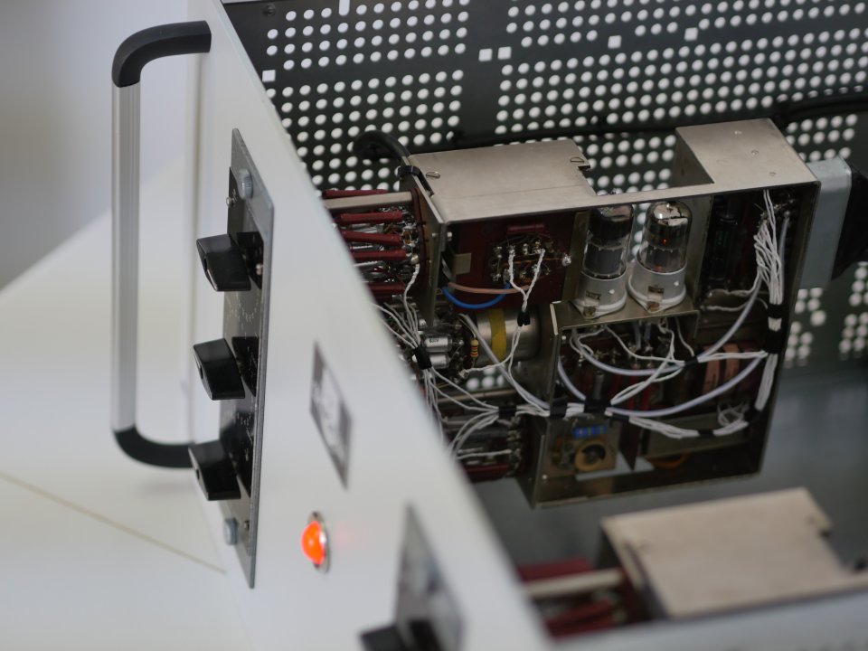 KLANGFILM RZ 086 B Pareja de ecualizadores valvulares – Totalmente restaurados con mejoras audiófilas de segunda mano · Foto 8 de 9 · Valladolid · 15000 €