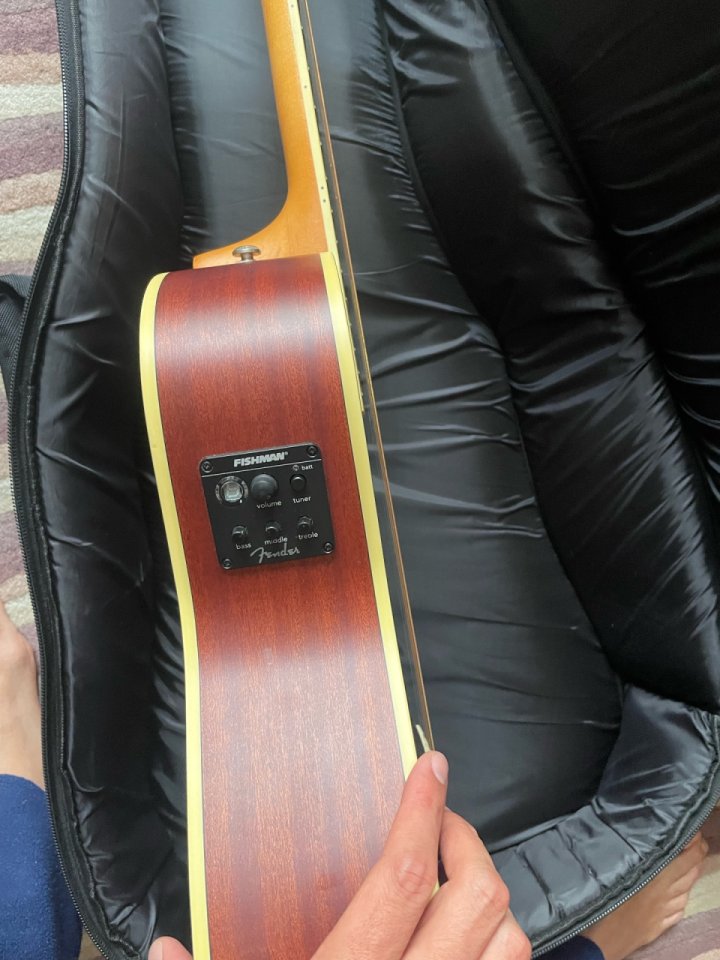 Fender acustica Tim Armstrong Hellcat de segunda mano · Foto 2 de 4 · Navarra · 300 €