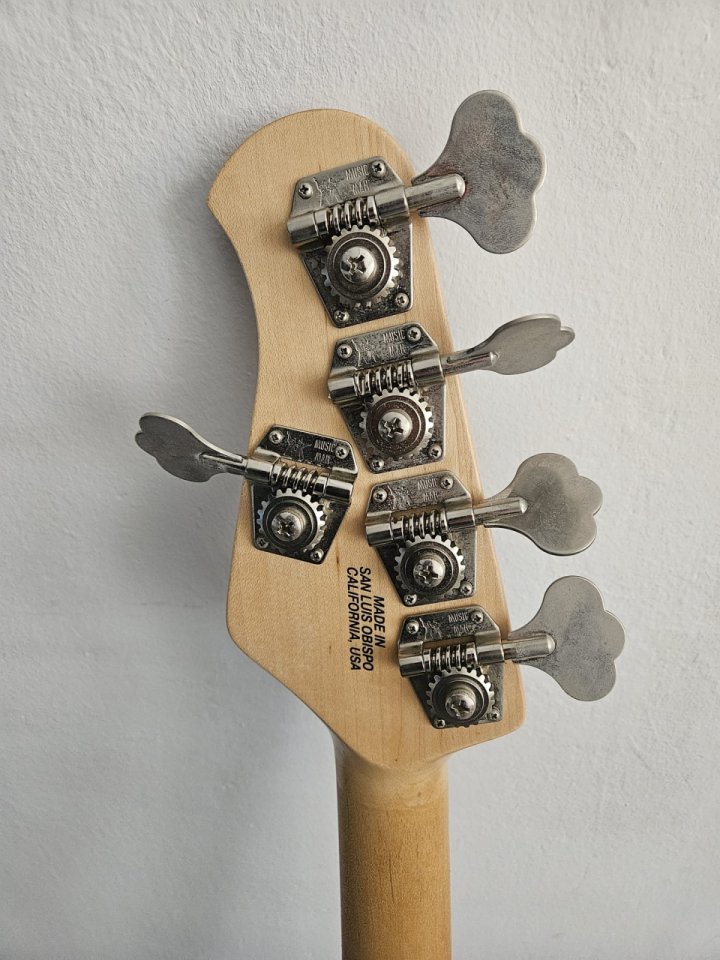 Music Man StingRay5 H + Estuche original