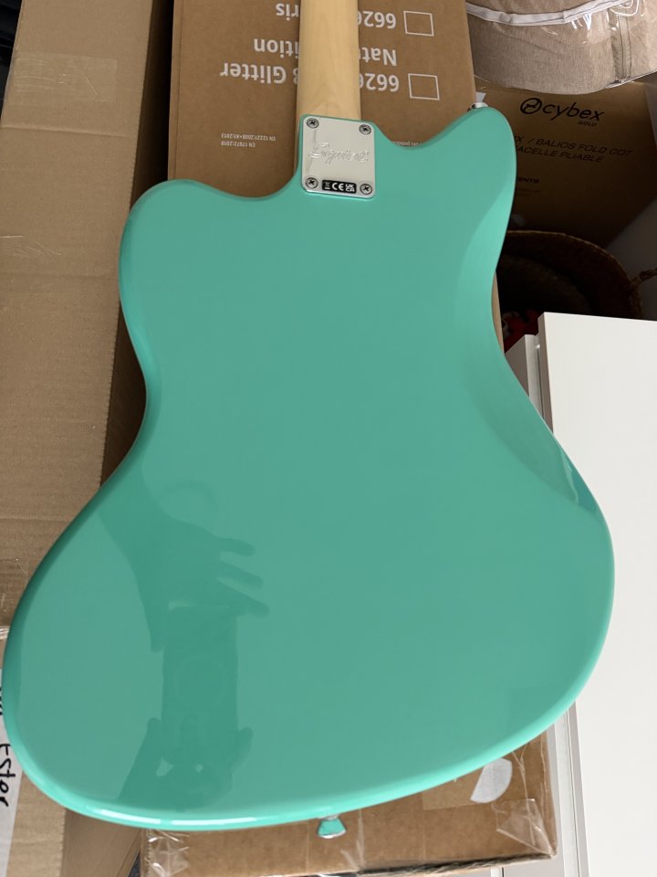 Squier Paranormal Baritone Jazzmaster de segunda mano · Foto 4 de 5 · Barcelona · 380 €