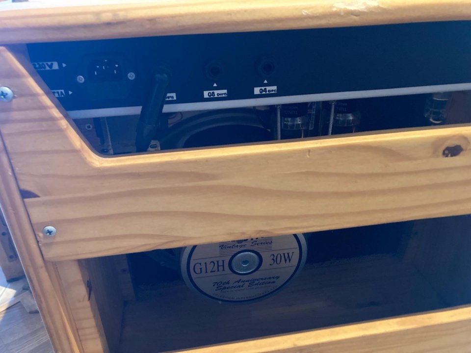Amplificador Guitarra Válvulas Hecho a Mano de segunda mano · Foto 4 de 5 · Barcelona · 390 €