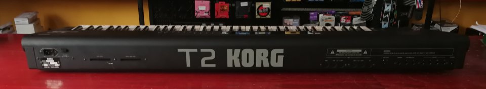 Korg T2 EX de segunda mano · Foto 2 de 10 · Girona · 615 €