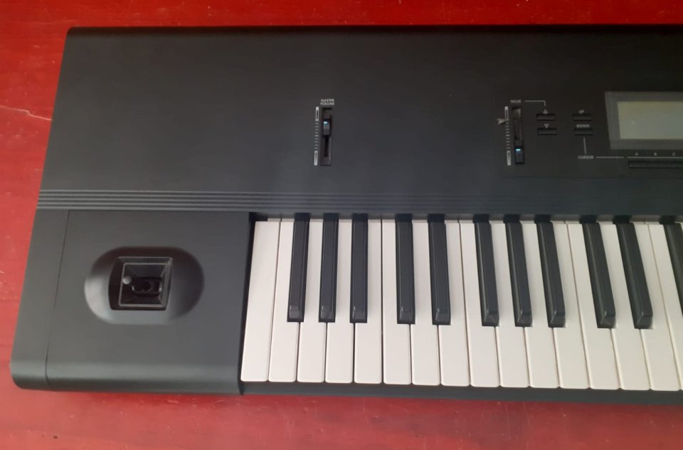 Korg T2 EX de segunda mano · Foto 3 de 10 · Girona · 615 €