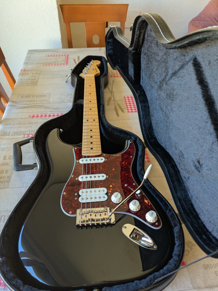 Fender Stratocaster impecable de segunda mano · Foto 1 de 9 · Alicante · 600 €