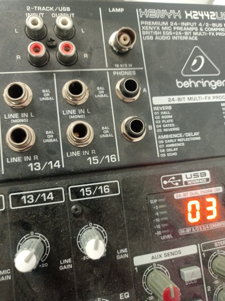 Mesa de mezclas 24 canales