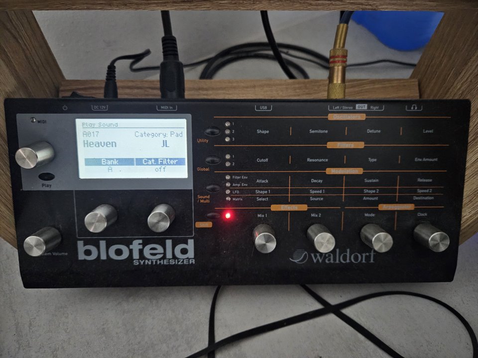 Waldorf Blofeld + Pulse 2.