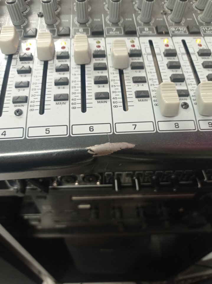 Mesa de mezclas 24 canales