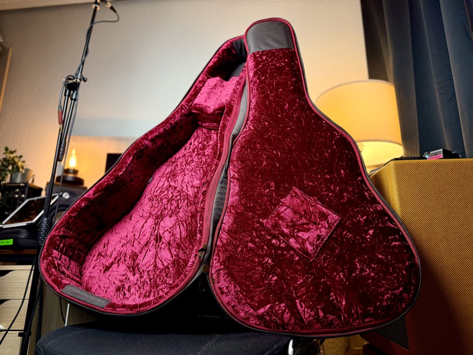 Taylor American Dream AD17 Black Top de segunda mano · Foto 9 de 9 · Madrid · 1100 €