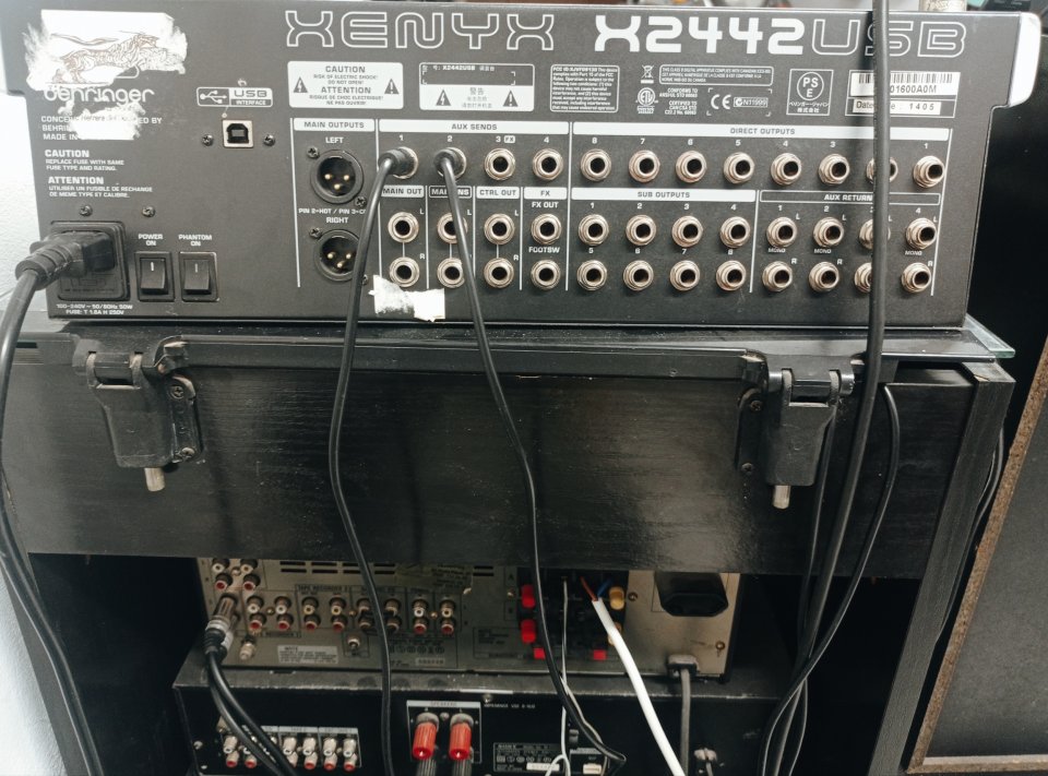 Mesa de mezclas 24 canales