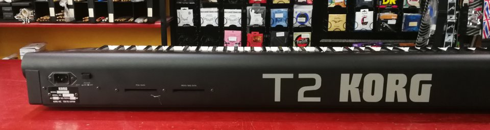 Korg T2 EX de segunda mano · Foto 6 de 10 · Girona · 615 €