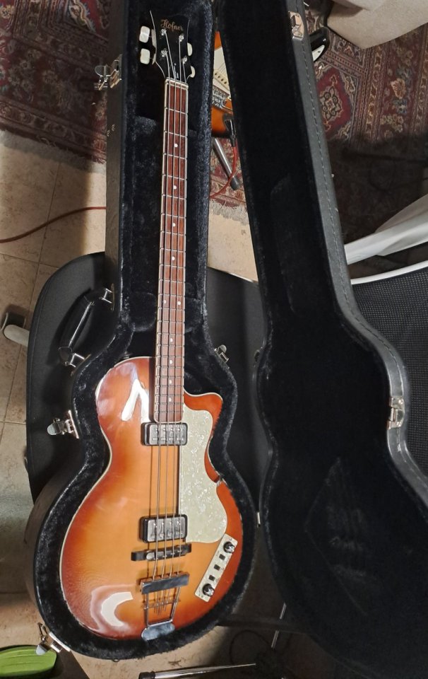 VENDO O CAMBIO Hofner Club Contemporary Series