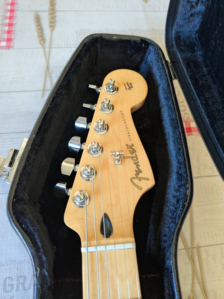 Fender Stratocaster impecable de segunda mano · Foto 5 de 9 · Alicante · 600 €