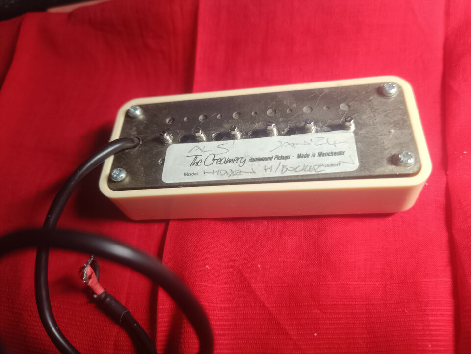 The creamery p90 humbucker crema mastil