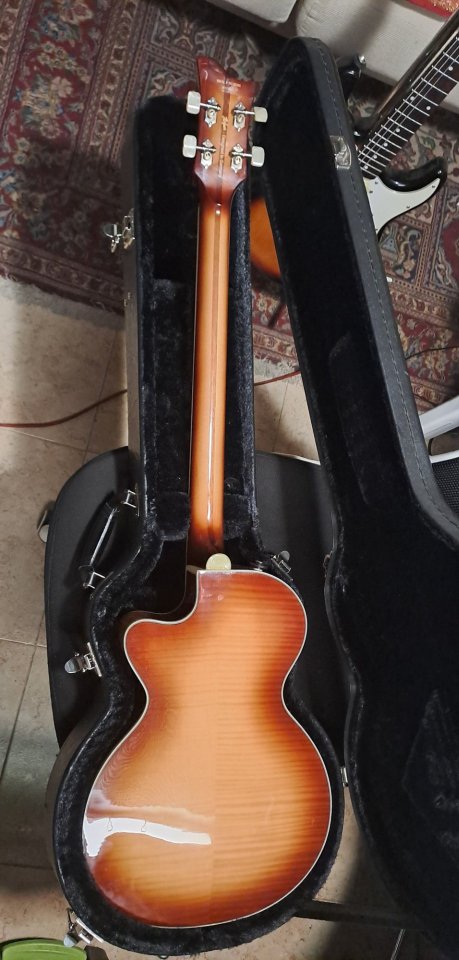VENDO O CAMBIO Hofner Club Contemporary Series
