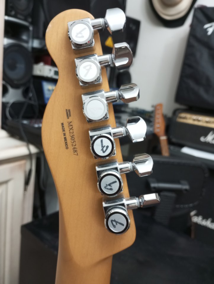 FENDER player plus NASHVILLE TELECASTER