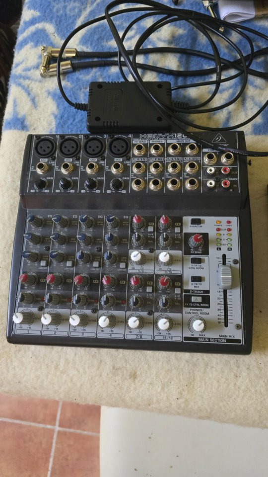 Mesa analogica berhinger Xenyx 1202 de segunda mano · Bizkaia · 75 €