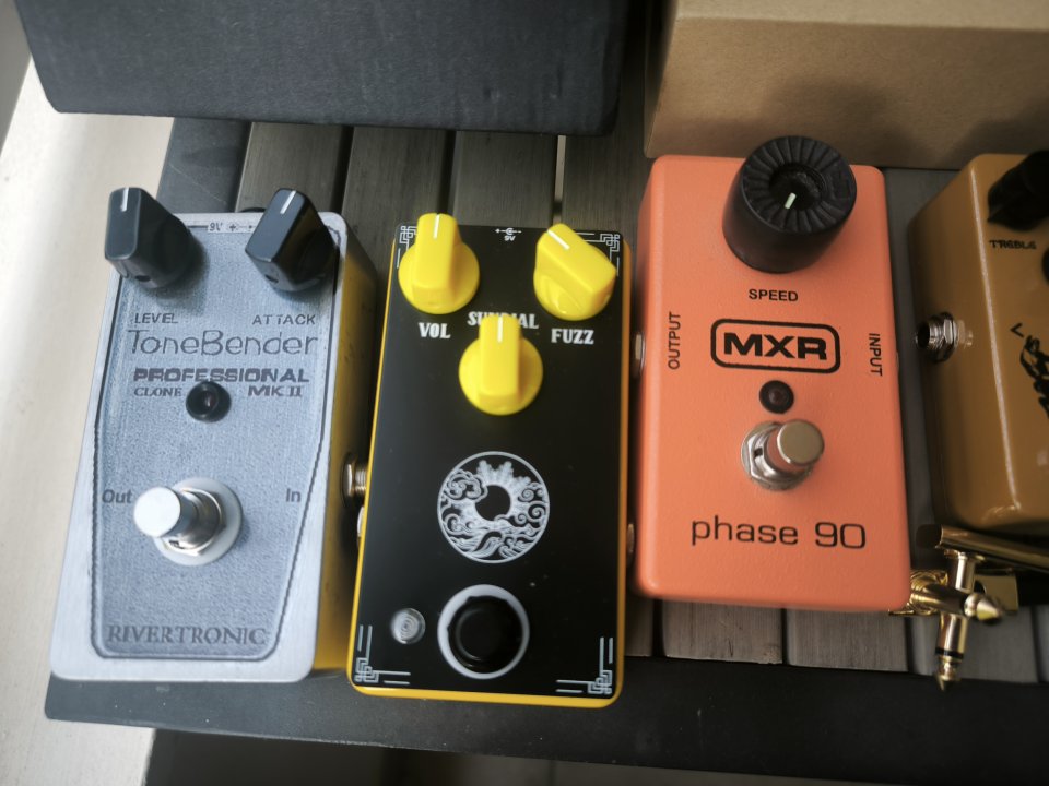 REBAJADOS Mix de Pedales: MXR, Boss, Xotic, Neunaber, Tonex, T-REX... de segunda mano · Foto 6 de 6 · Murcia · 40 €