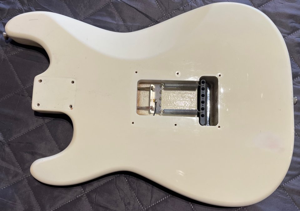 Cuerpo Squier Stratocaster deluxe (tilo) de segunda mano · Foto 2 de 7 · Barcelona · 130 €