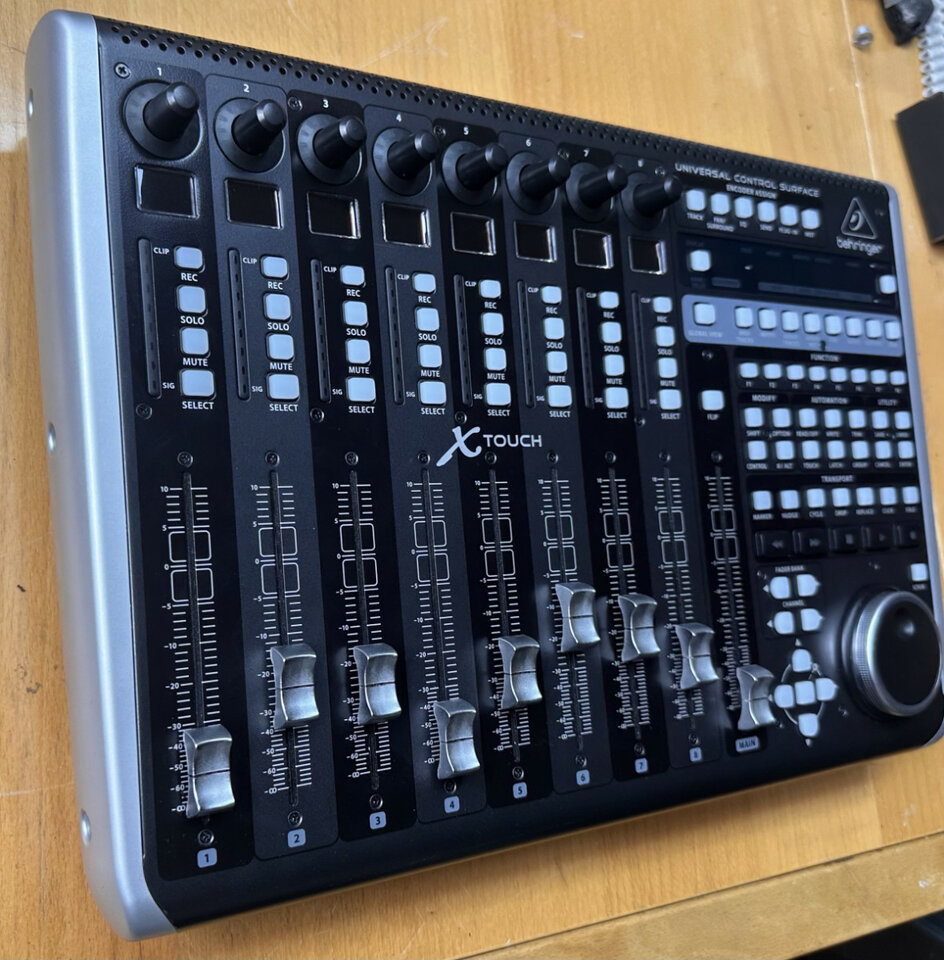 VENDO X-TOUCH Rebaja