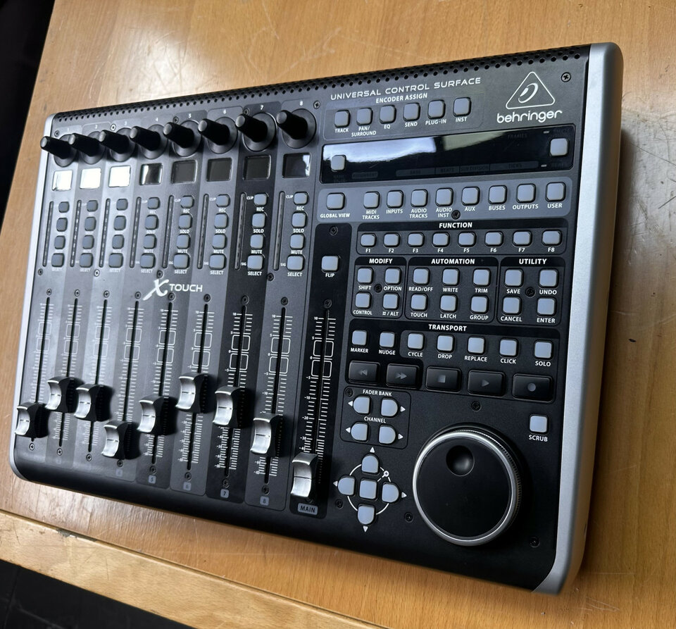 VENDO X-TOUCH Rebaja