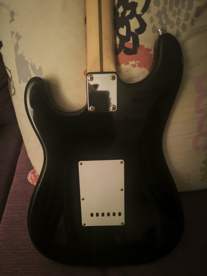 Vendo Squier Stratocaster Vintage 1993 Pastillas Lollar Backfaces