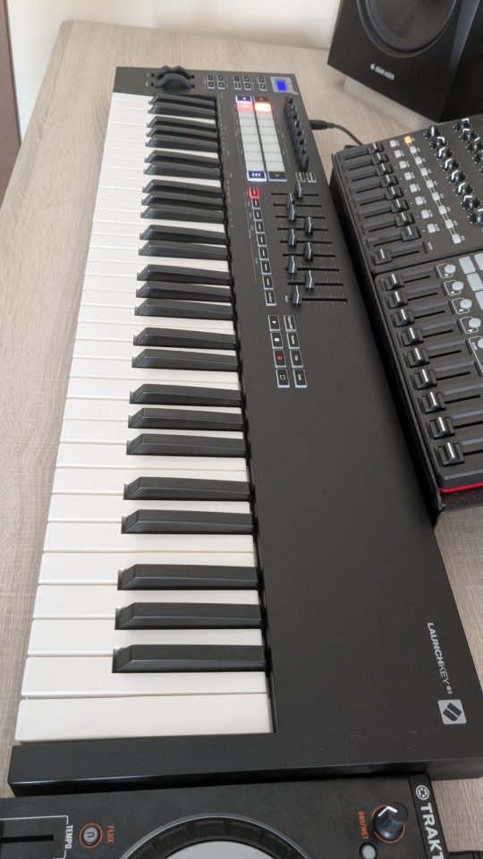 Novation Teclado 61 Midi Mk3 Impecable Oferta Temporal de segunda mano · Foto 5 de 7 · Granada · 160 €