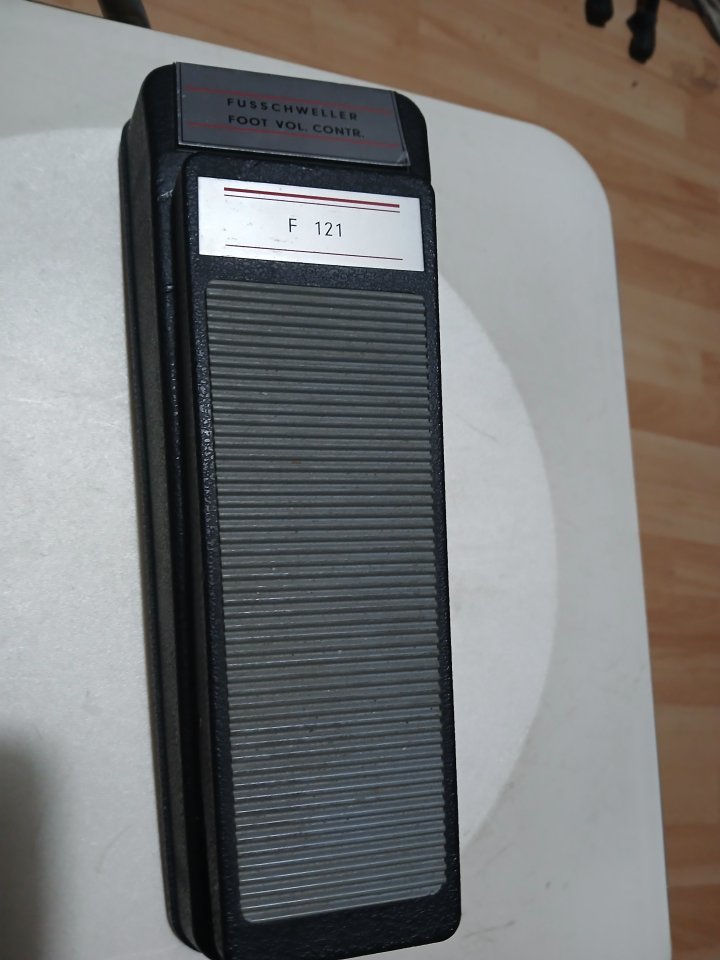 Pedal volumen schaller f121