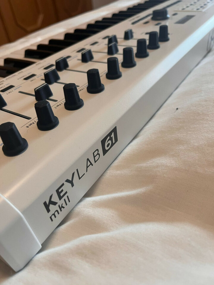 Arturia KeyLab MkII 61 White de segunda mano · Foto 2 de 7 · Valencia · 150 €