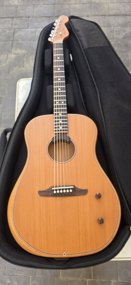 Fender Highway Dreadnought All-Mahogany Guitarra Acústica
