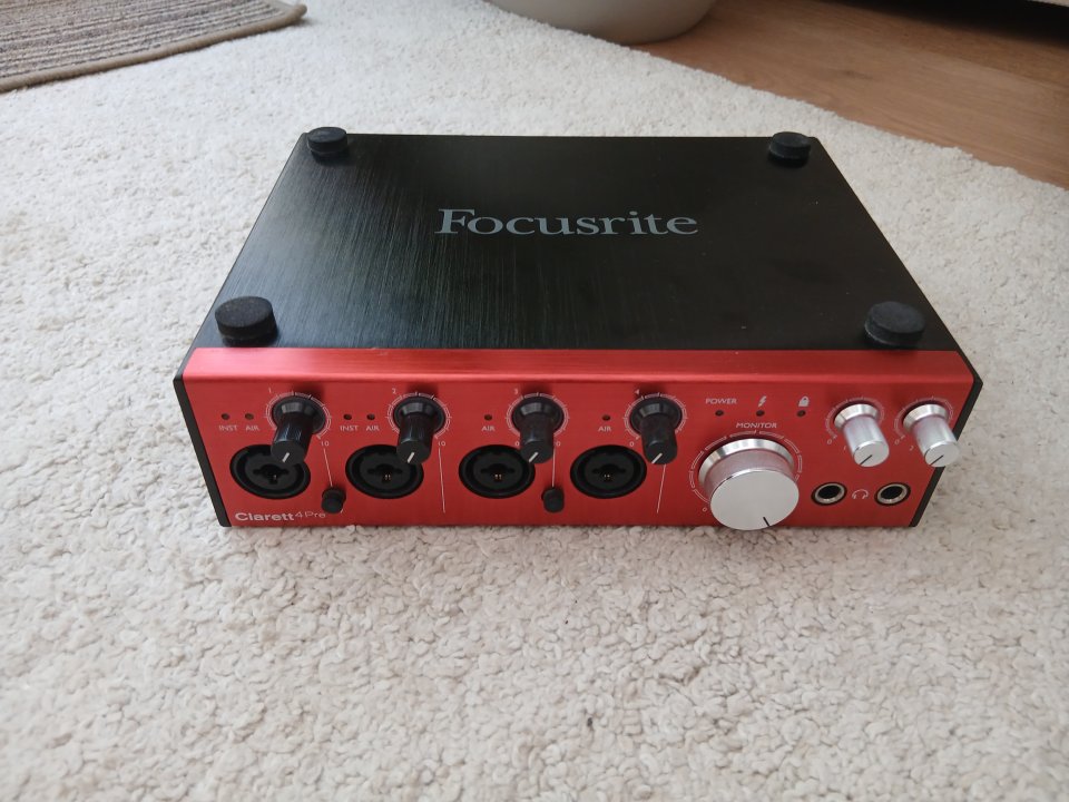 Focusrite Clarett Thunderbolt de segunda mano · Foto 5 de 10 · Granada · 250 €