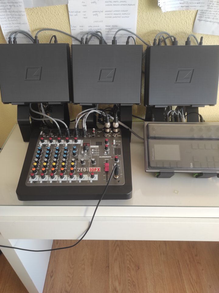 Super Pack Producción: Trilogía Elektron + Torso S4 + KRK Gen5 + Extras (Garantía) de segunda mano · Foto 1 de 9 · Valladolid · 2500 €