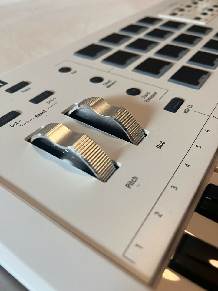 Arturia KeyLab MkII 61 White de segunda mano · Foto 5 de 7 · Valencia · 150 €