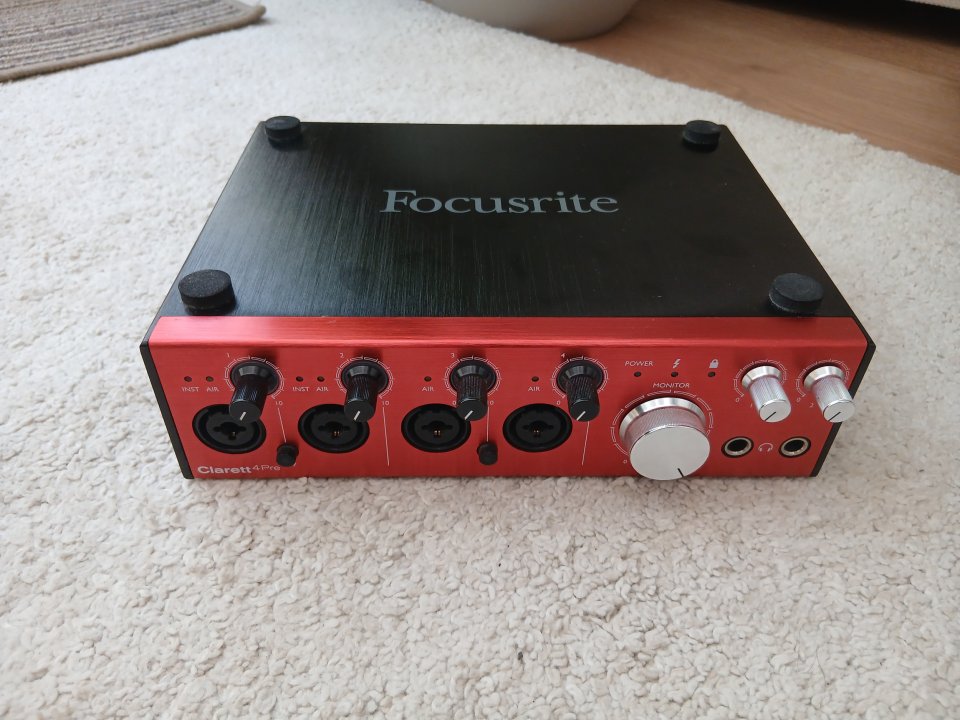 Focusrite Clarett Thunderbolt de segunda mano · Foto 6 de 10 · Granada · 250 €