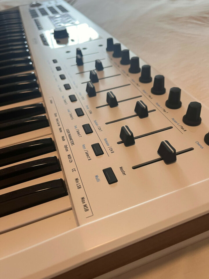 Arturia KeyLab MkII 61 White de segunda mano · Foto 6 de 7 · Valencia · 150 €