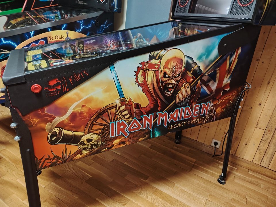 Pinball Iron Maiden impecable